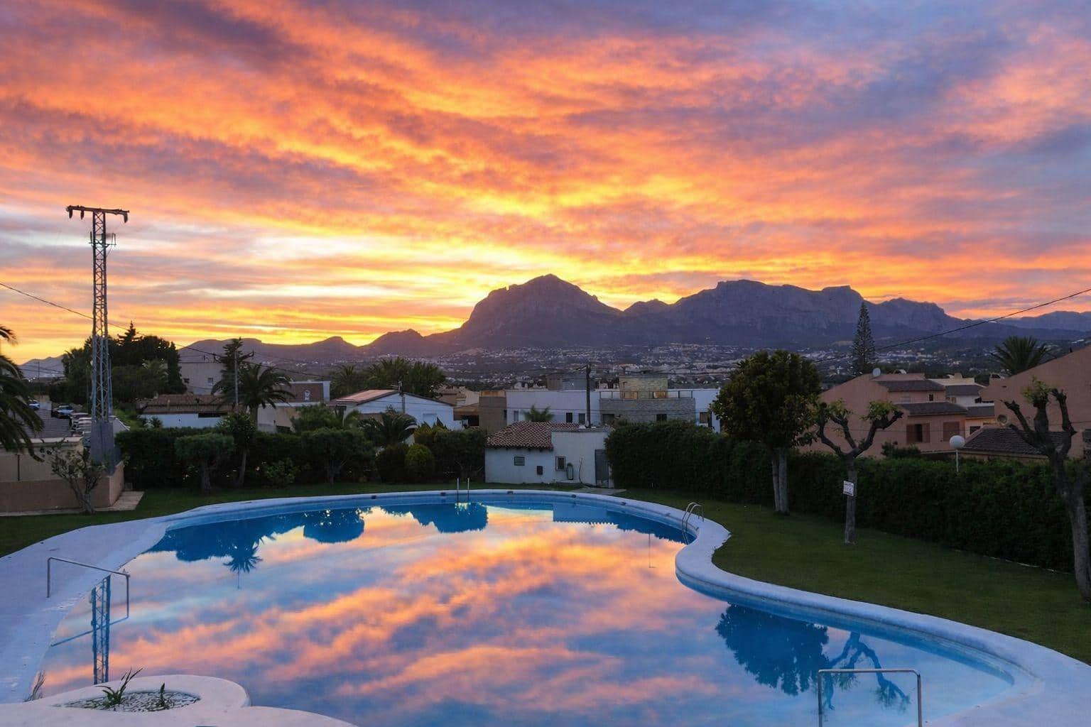 3 bedroom Apartment for sale in Alfaz del Pi / L'Alfas del Pi with pool garage - € 388,500 (Ref: 9645056)