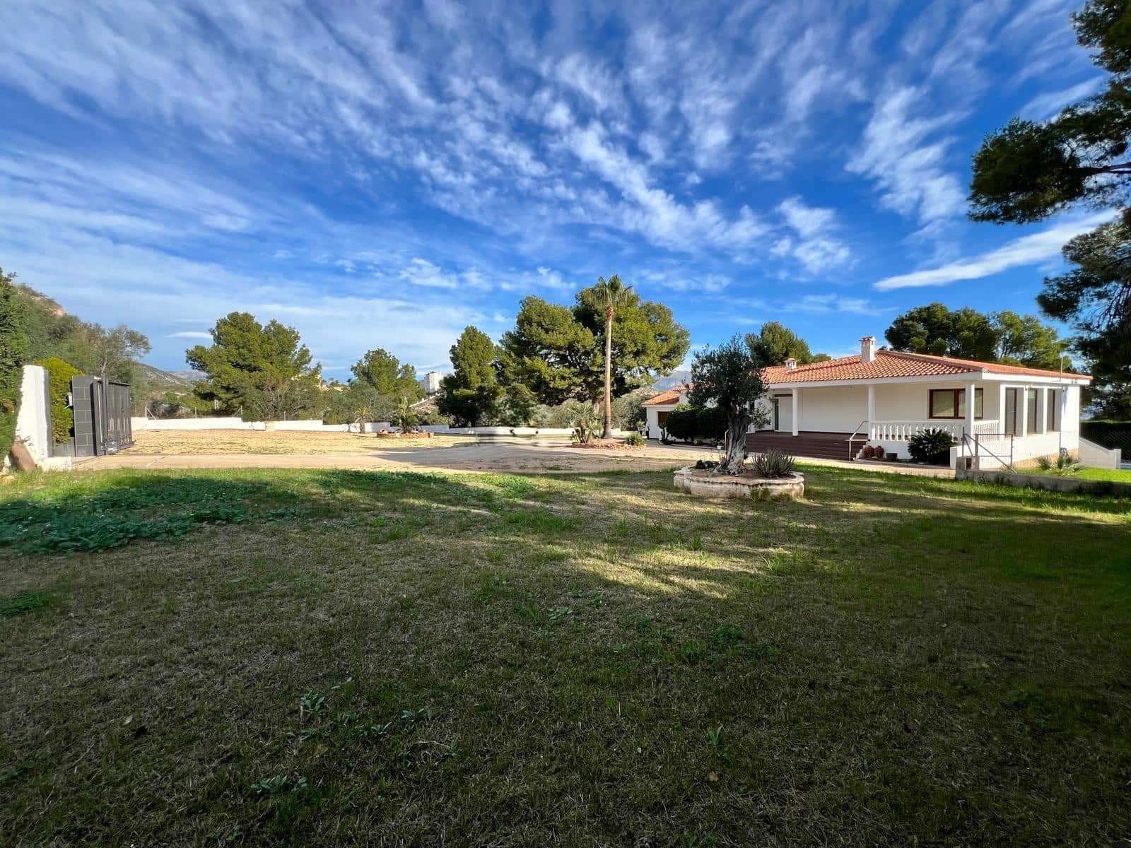 2 quarto Moradia para venda em La Nucia com piscina - 950 000 € (Ref: 9670713)