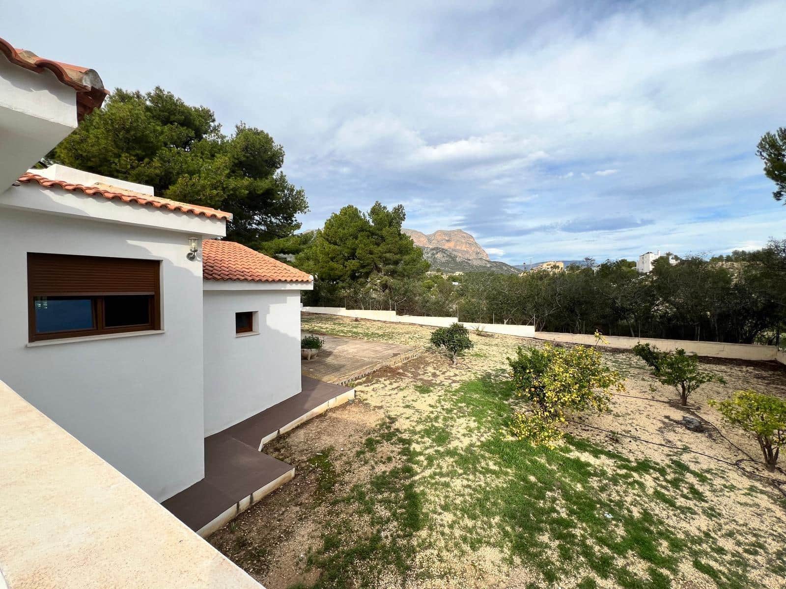 2 quarto Moradia para venda em La Nucia com piscina - 950 000 € (Ref: 9670713)