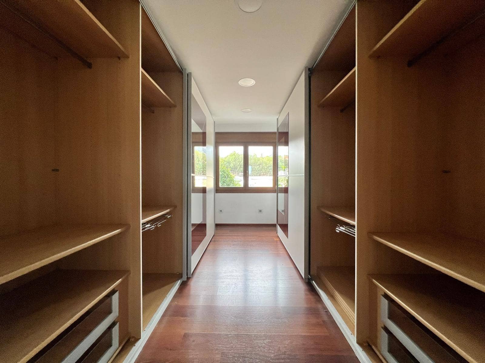 2 quarto Moradia para venda em La Nucia com piscina - 950 000 € (Ref: 9670713)