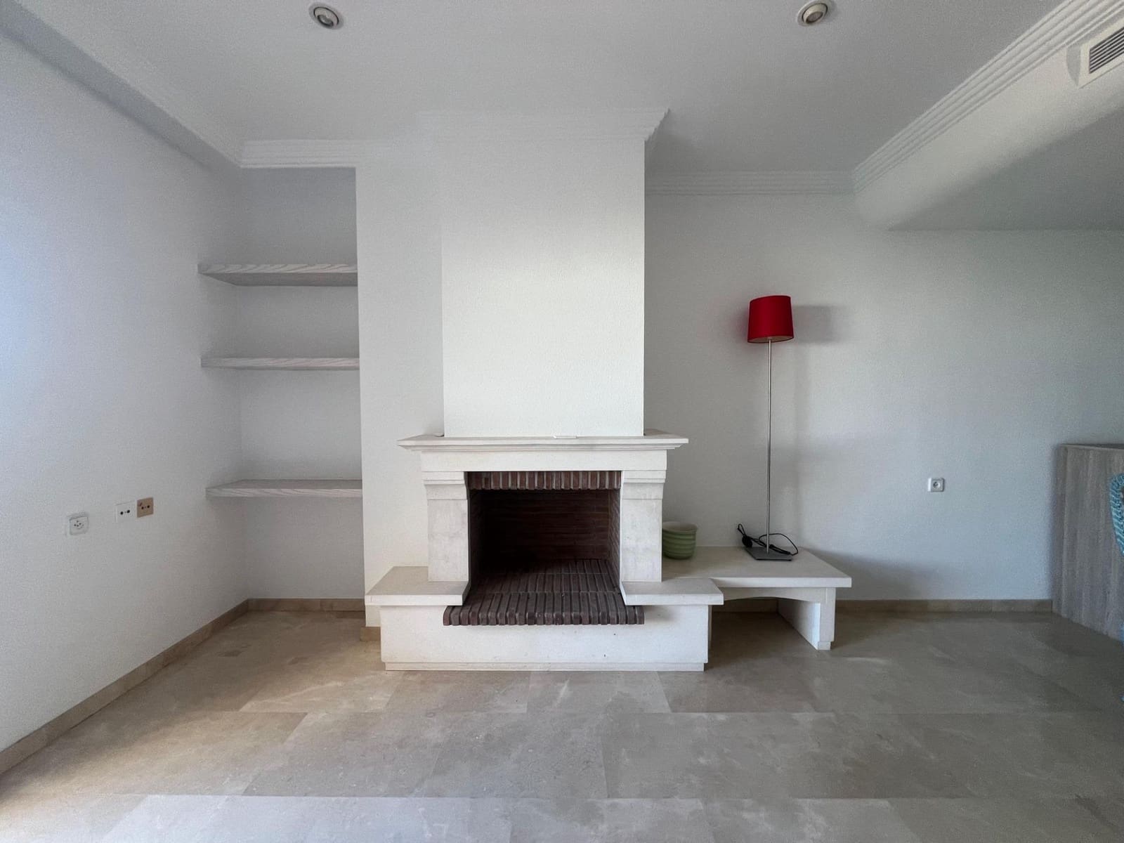 4 slaapkamer Villa te koop in El Campello met zwembad garage - € 715.000 (Ref: 9679888)