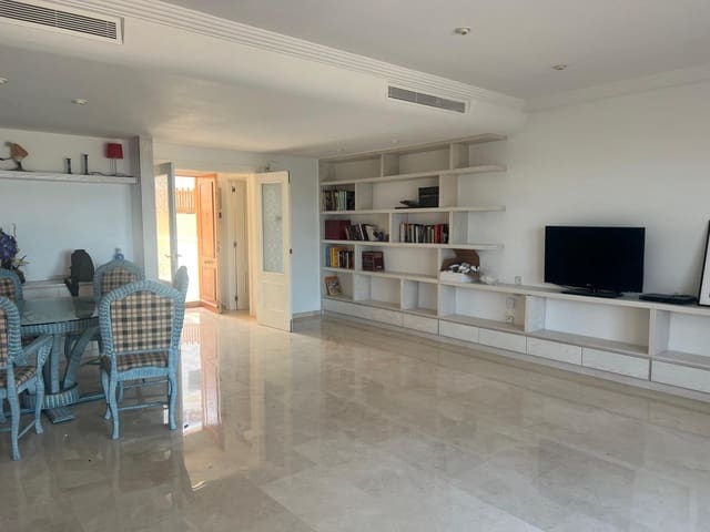 4 slaapkamer Villa te koop in El Campello met zwembad garage - € 715.000 (Ref: 9679888)