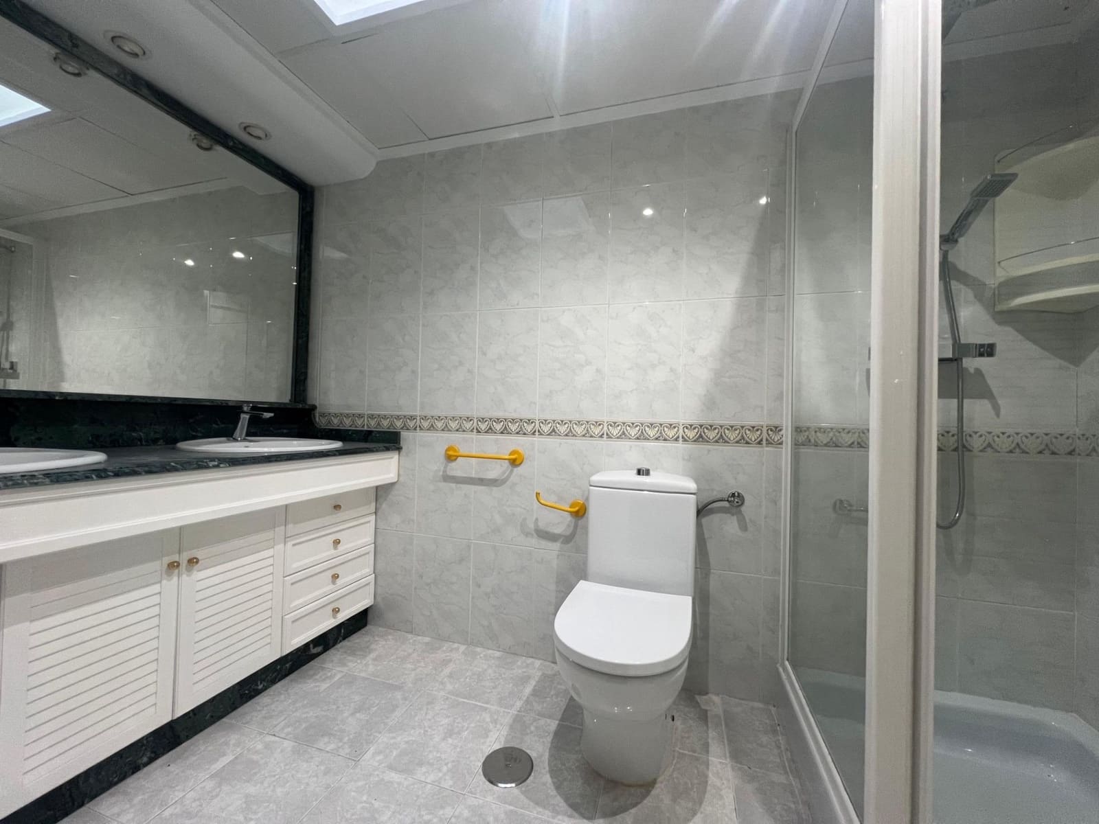 4 slaapkamer Villa te koop in El Campello met zwembad garage - € 715.000 (Ref: 9679888)