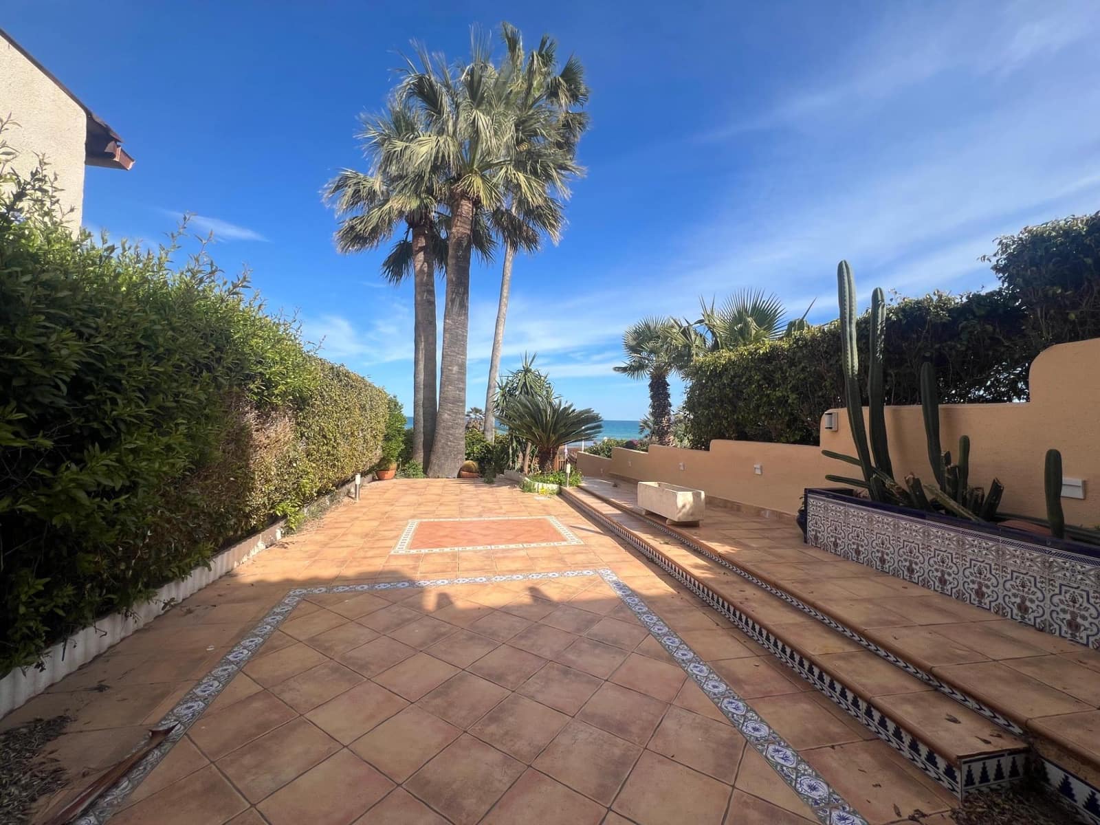 4 slaapkamer Villa te koop in El Campello met zwembad garage - € 715.000 (Ref: 9679888)