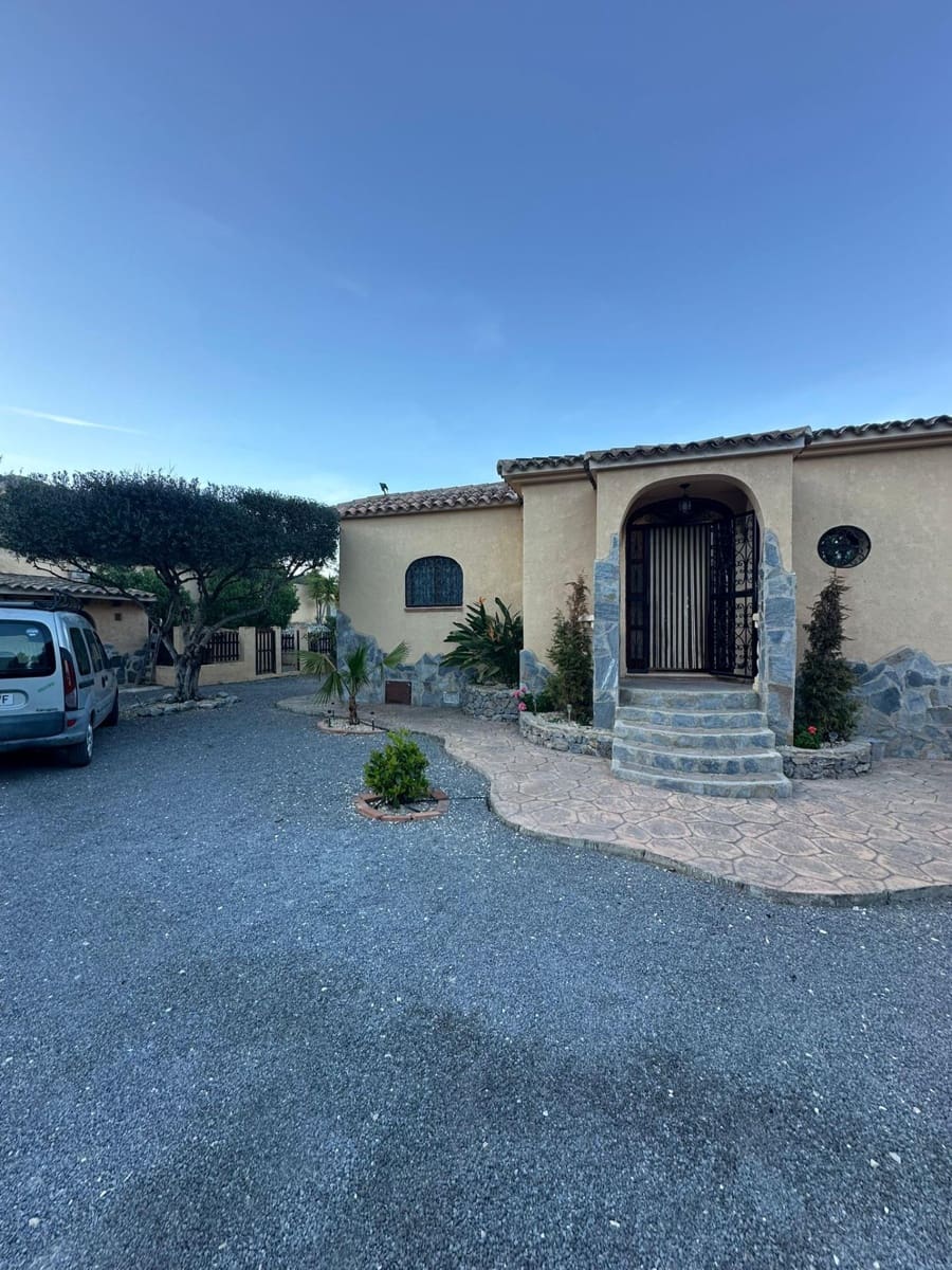 4 Zimmer Villa zu verkaufen in Polop - 650.000 € (Ref: 9686474)