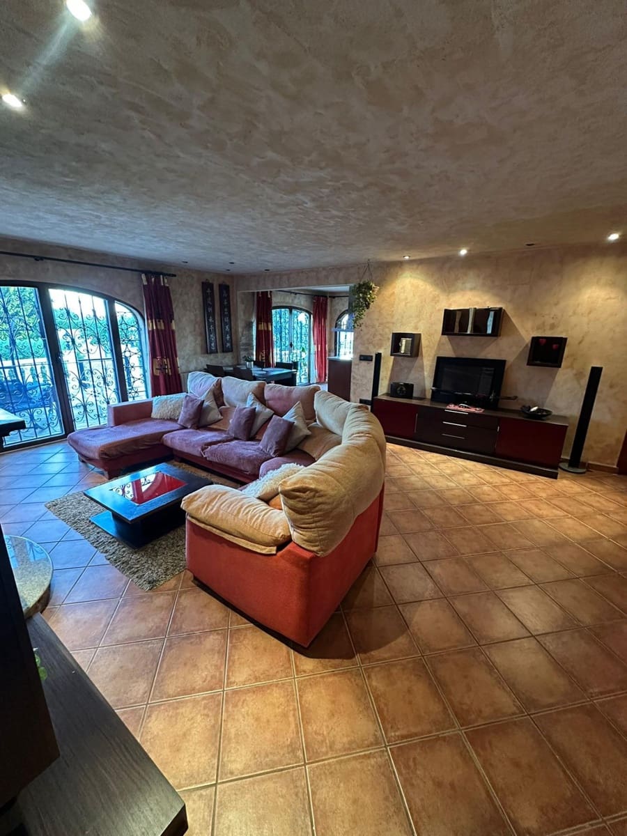 4 Zimmer Villa zu verkaufen in Polop - 650.000 € (Ref: 9686474)