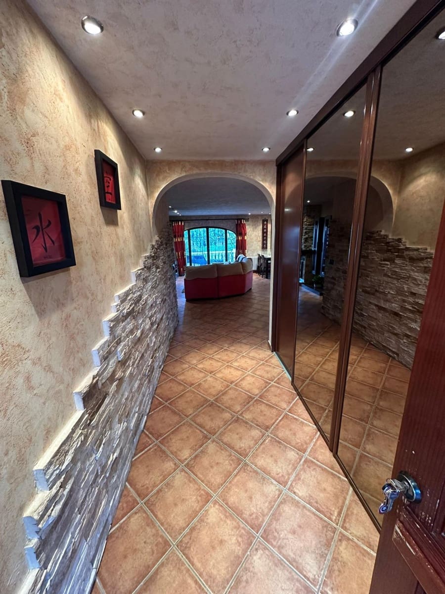 4 Zimmer Villa zu verkaufen in Polop - 650.000 € (Ref: 9686474)