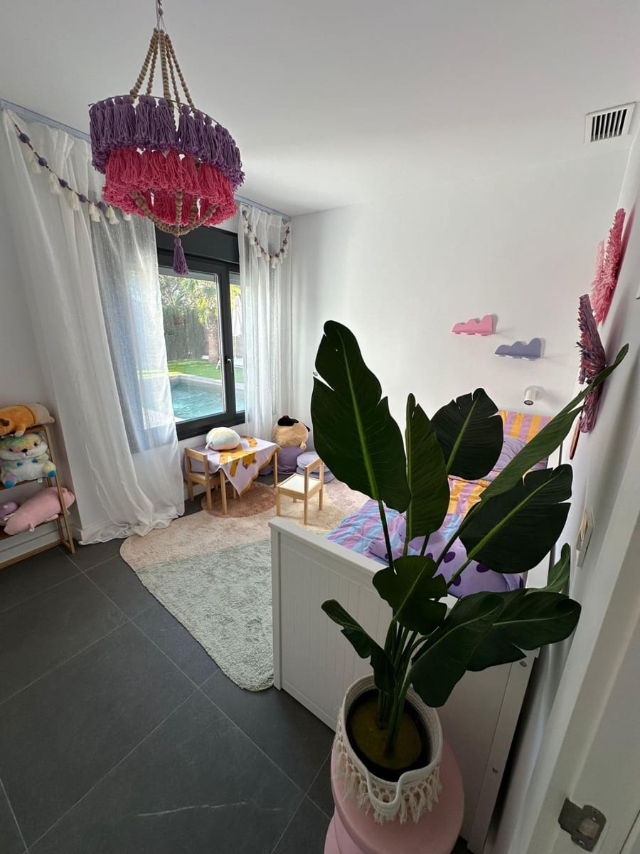 3 bedroom Villa for sale in Polop with pool - € 695,000 (Ref: 9686475)