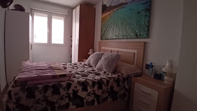 4 soveværelse Lejlighed til salg i Colonia Madrid, Benidorm - € 242.000 (Ref: 9695375)
