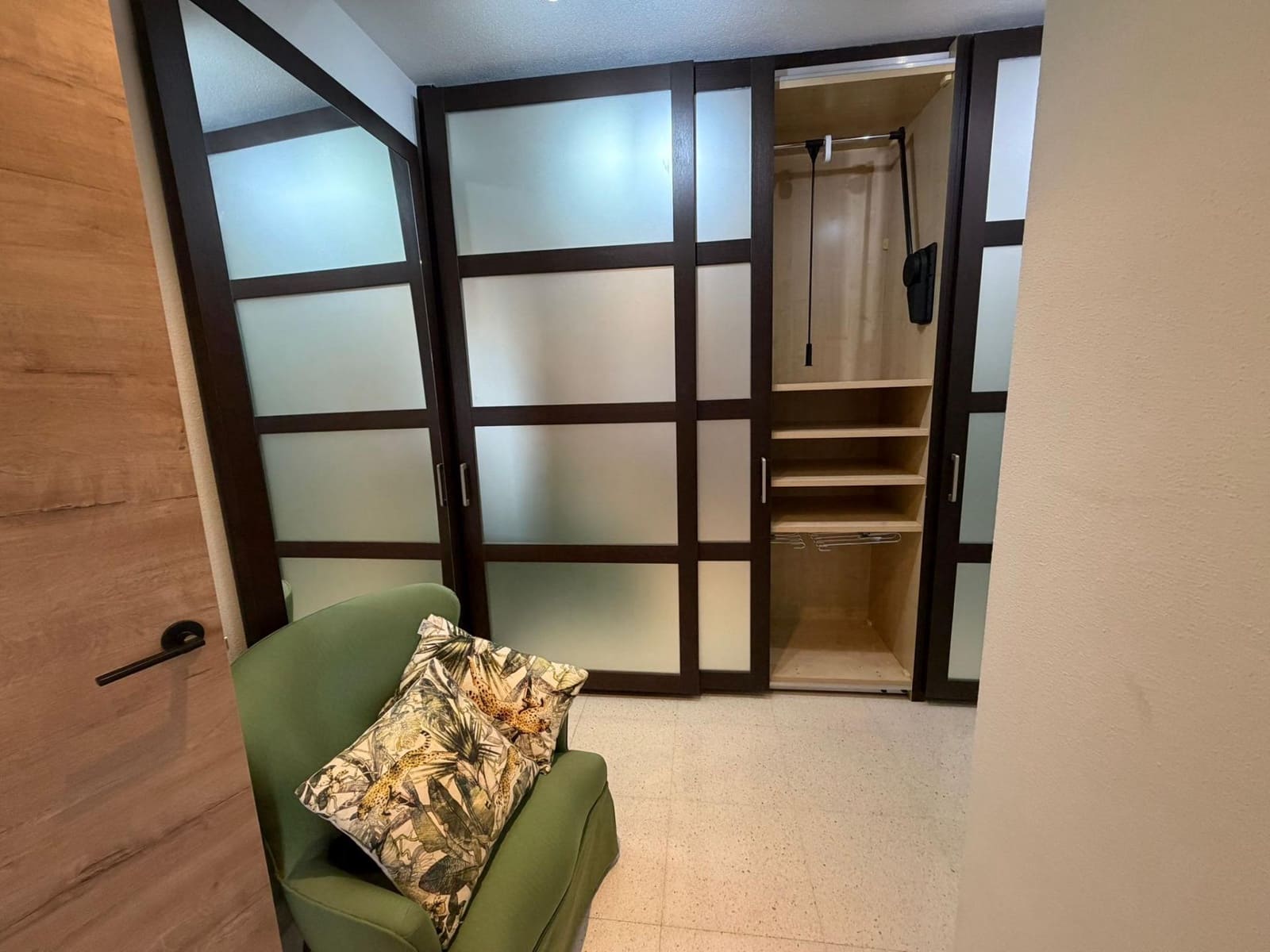 3 soveværelse Lejlighed til leje i Benidorm med swimmingpool - € 2.500 (Ref: 9758992)