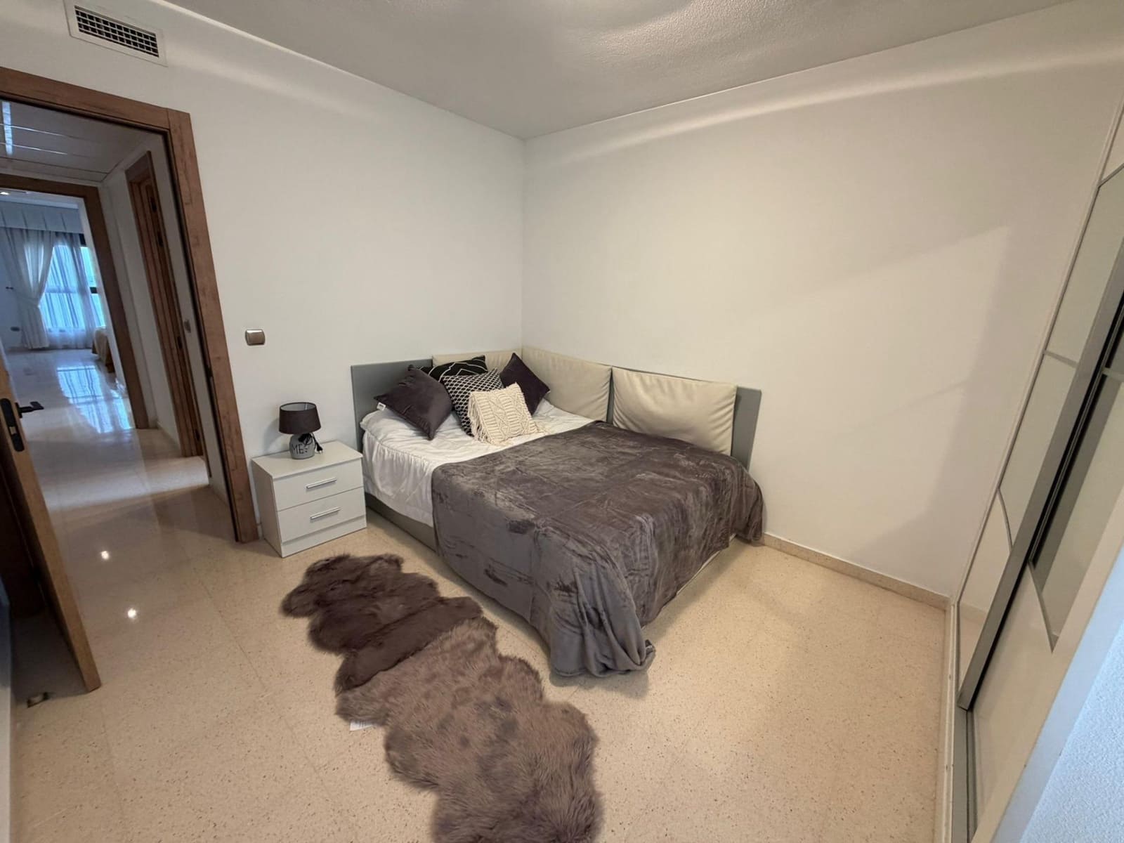 3 soveværelse Lejlighed til leje i Benidorm med swimmingpool - € 2.500 (Ref: 9758992)