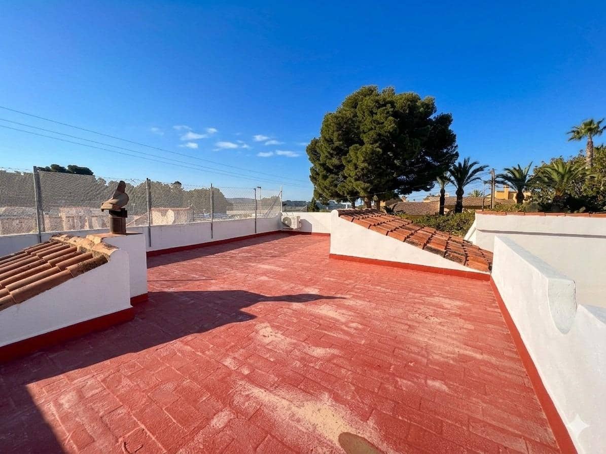 4 bedroom Semi-detached Villa for sale in La Nucia with pool - € 395,000 (Ref: 9773093)