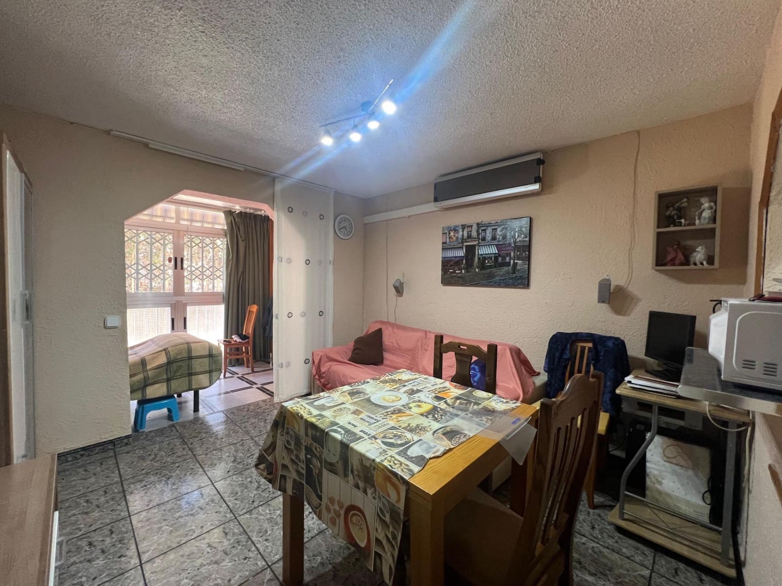 1 soverom Studio til salgs i Benidorm med svømmebasseng - € 135 000 (Ref: 9780588)