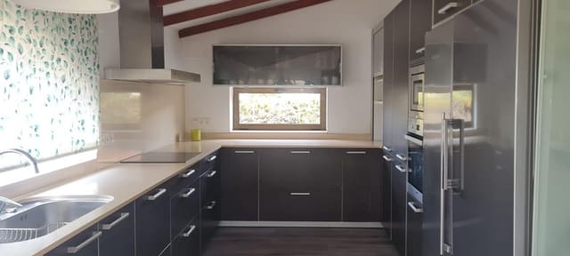 4 soverom Villa til leie i Benidorm med svømmebasseng - € 2 700 (Ref: 9788427)