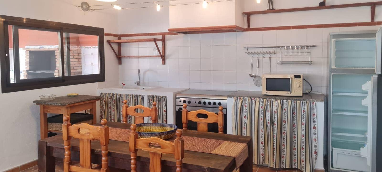 4 soveværelse Villa til leje i Benidorm med swimmingpool - € 2.700 (Ref: 9788427)