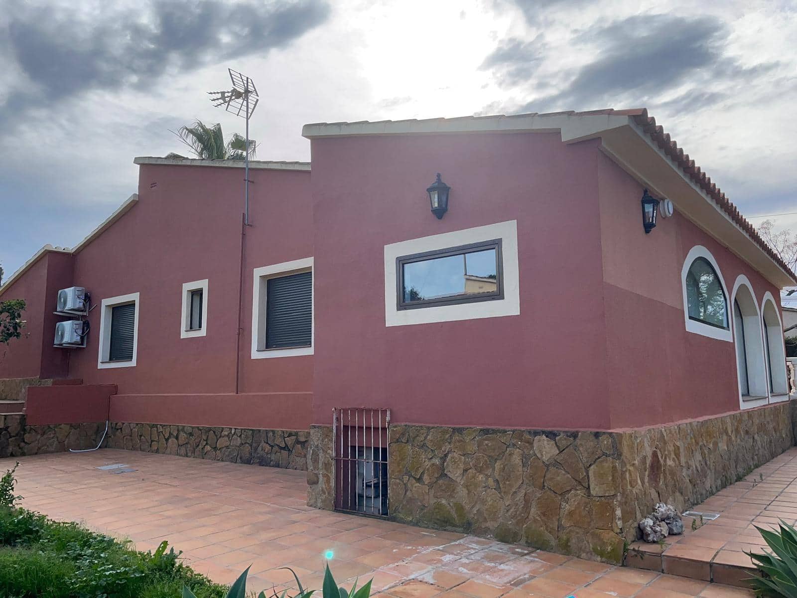 4 soveværelse Villa til leje i Benidorm med swimmingpool - € 2.700 (Ref: 9788427)