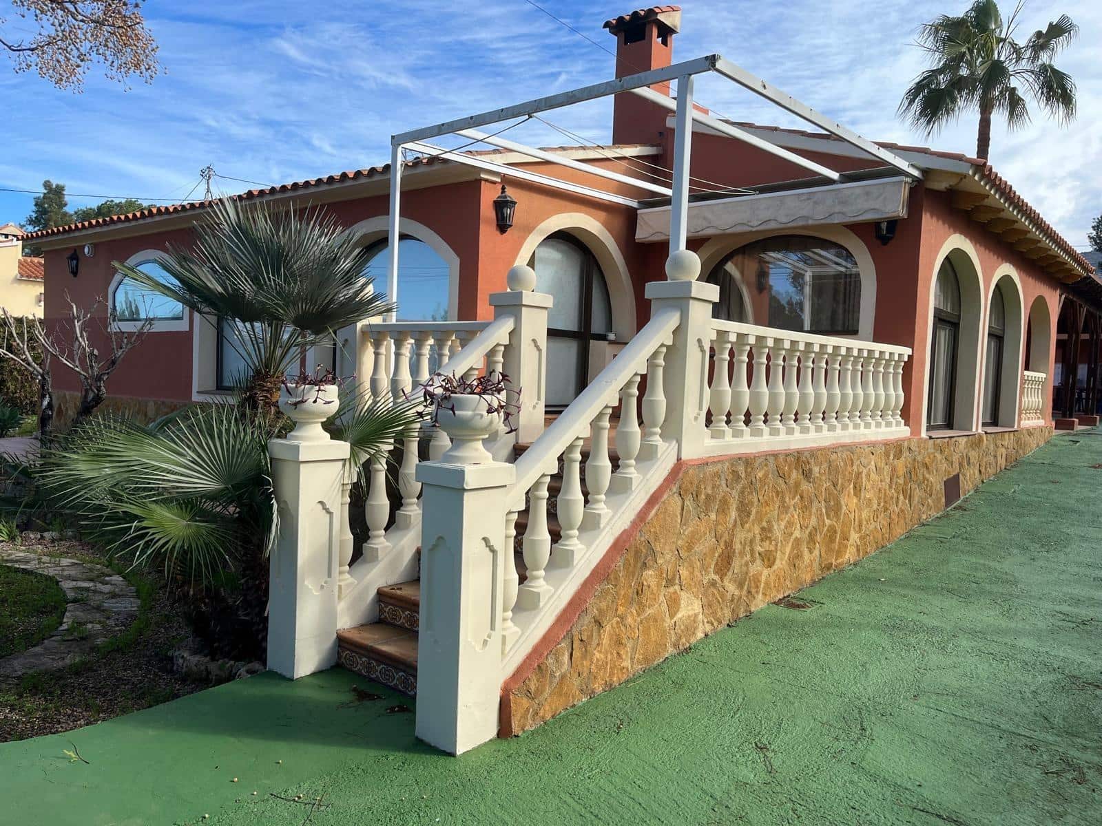 4 soveværelse Villa til leje i Benidorm med swimmingpool - € 2.700 (Ref: 9788427)