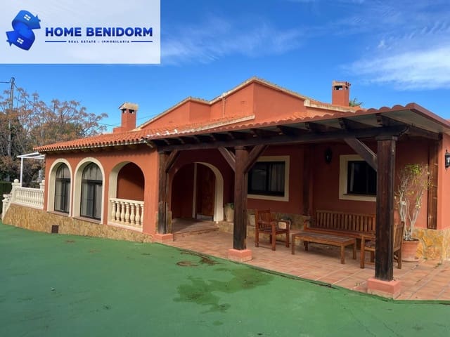 4 slaapkamer Villa te huur in Benidorm met zwembad - € 2.700 (Ref: 9788427)
