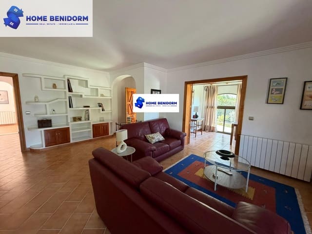 4 slaapkamer Villa te huur in Benidorm met zwembad - € 2.700 (Ref: 9788427)