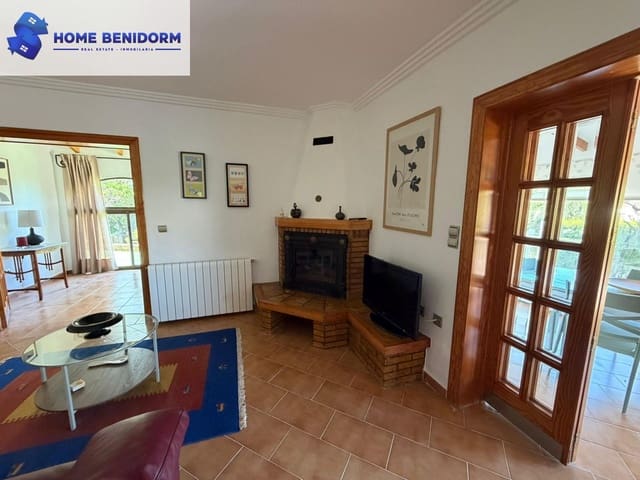 4 slaapkamer Villa te huur in Benidorm met zwembad - € 2.700 (Ref: 9788427)