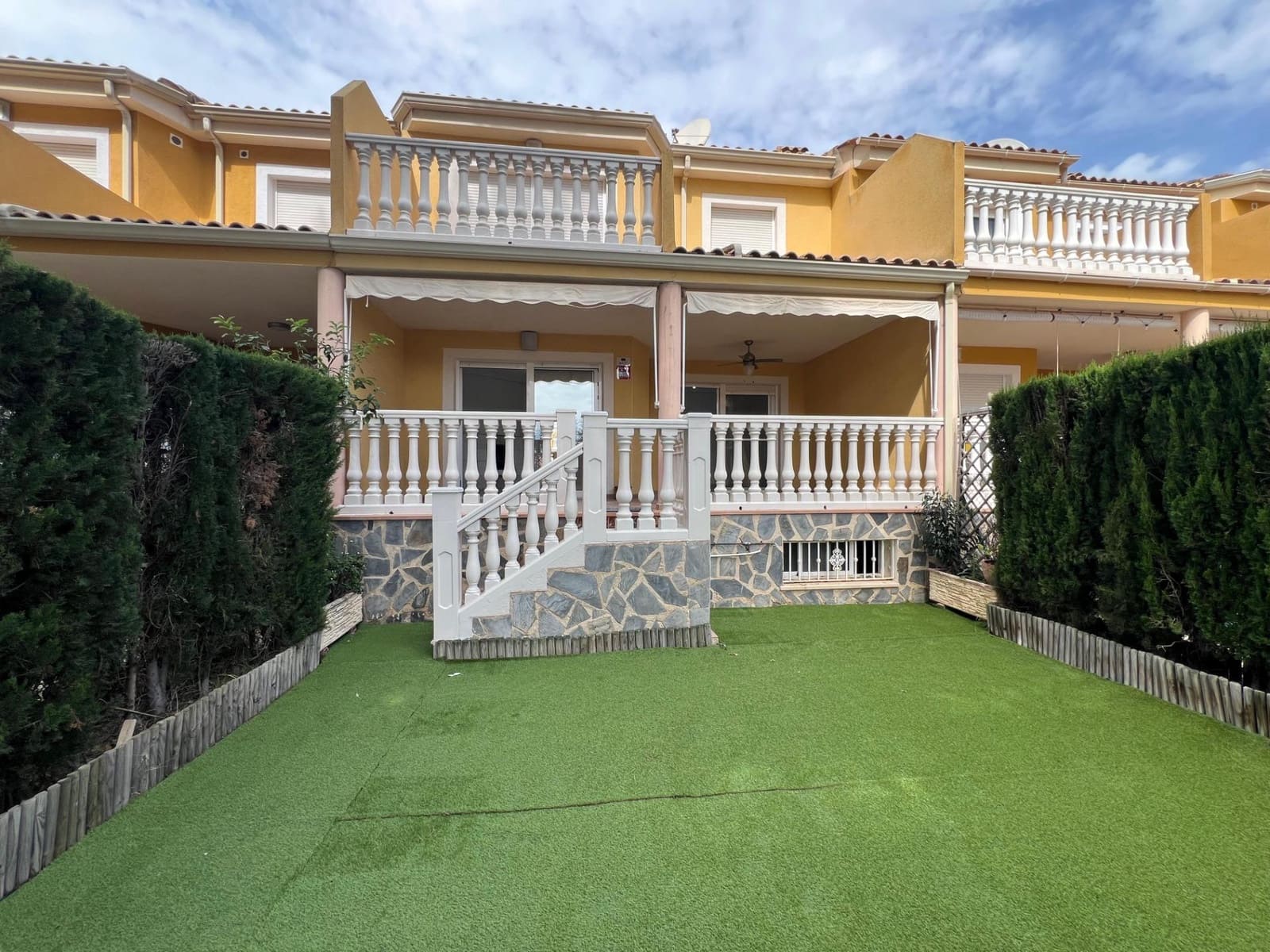 3 chambre Villa/Maison Mitoyenne à vendre à Alfaz del Pi / L'Alfas del Pi avec piscine garage - 361 000 € (Ref: 9815871)