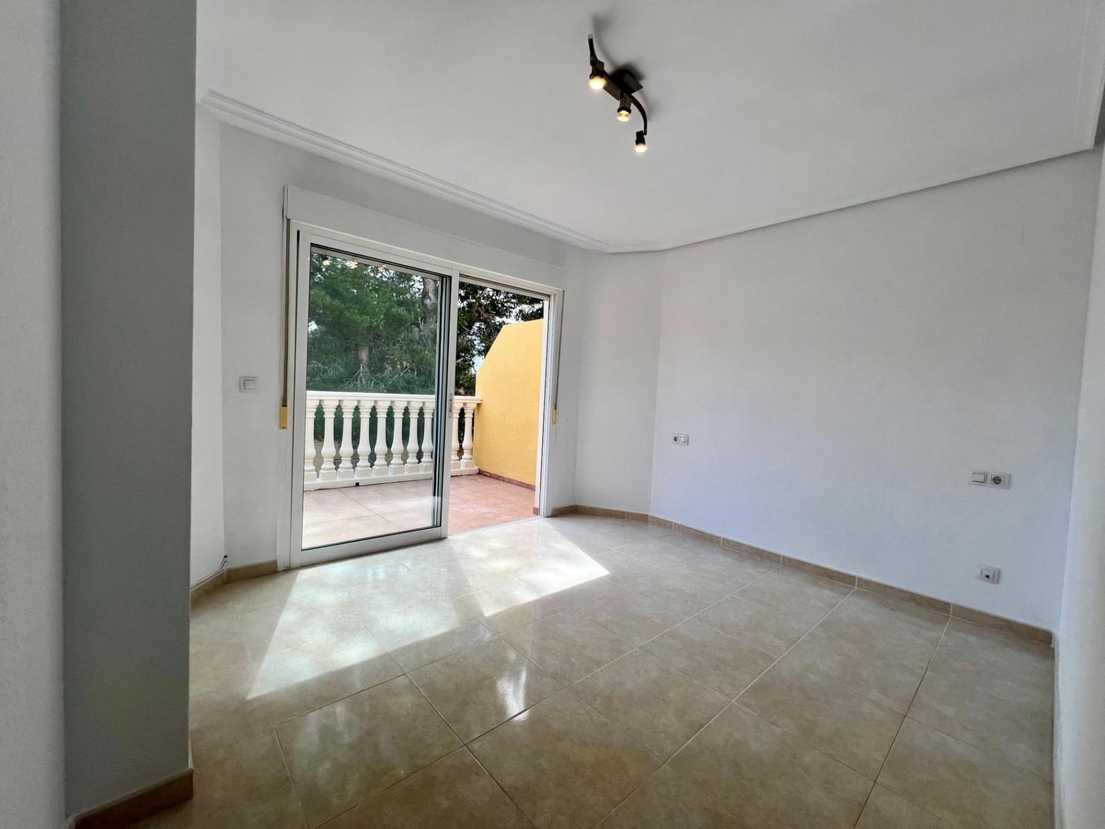 3 chambre Villa/Maison Mitoyenne à vendre à Alfaz del Pi / L'Alfas del Pi avec piscine garage - 361 000 € (Ref: 9815871)