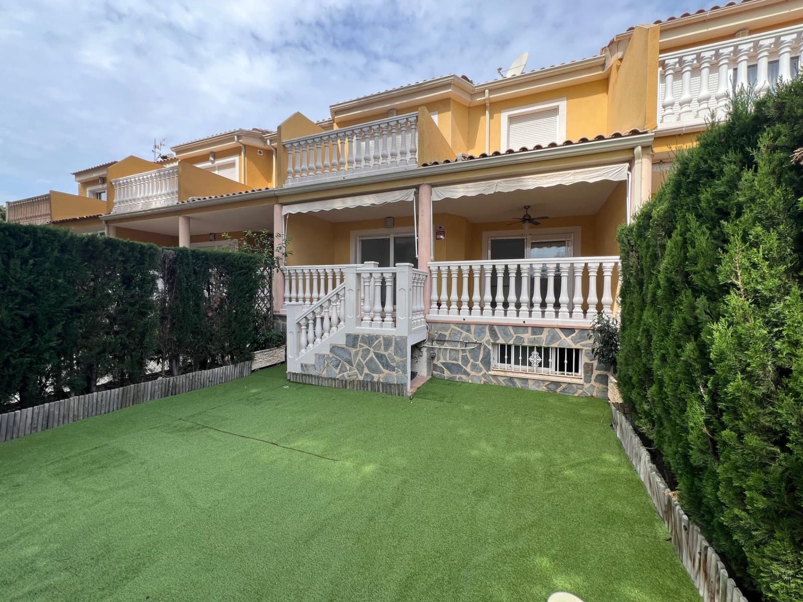 3 chambre Villa/Maison Mitoyenne à vendre à Alfaz del Pi / L'Alfas del Pi avec piscine garage - 361 000 € (Ref: 9815871)