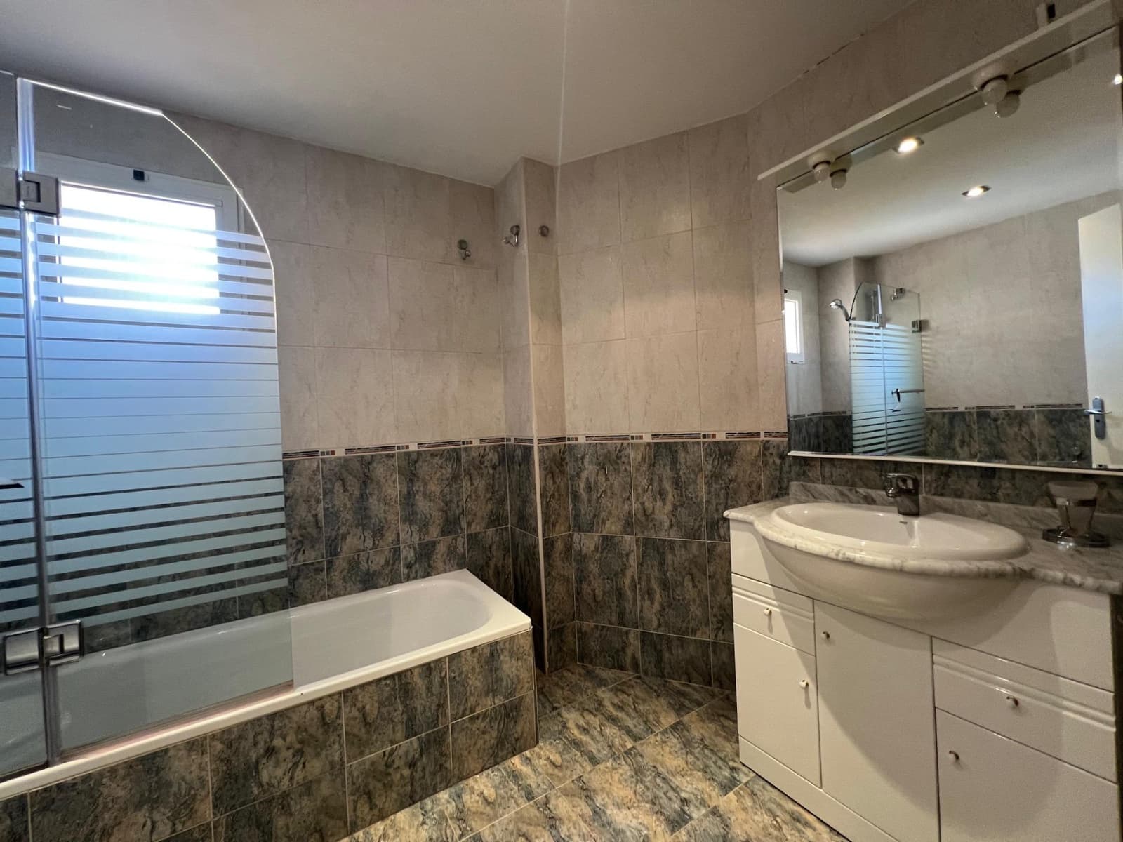 3 chambre Villa/Maison Mitoyenne à vendre à Alfaz del Pi / L'Alfas del Pi avec piscine garage - 361 000 € (Ref: 9815871)
