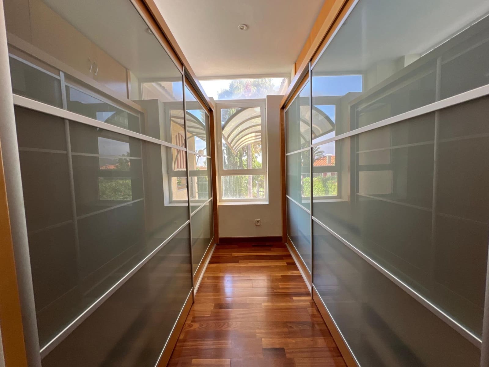 5 soverom Villa til salgs i Benidorm med svømmebasseng garasje - € 895 000 (Ref: 9818261)
