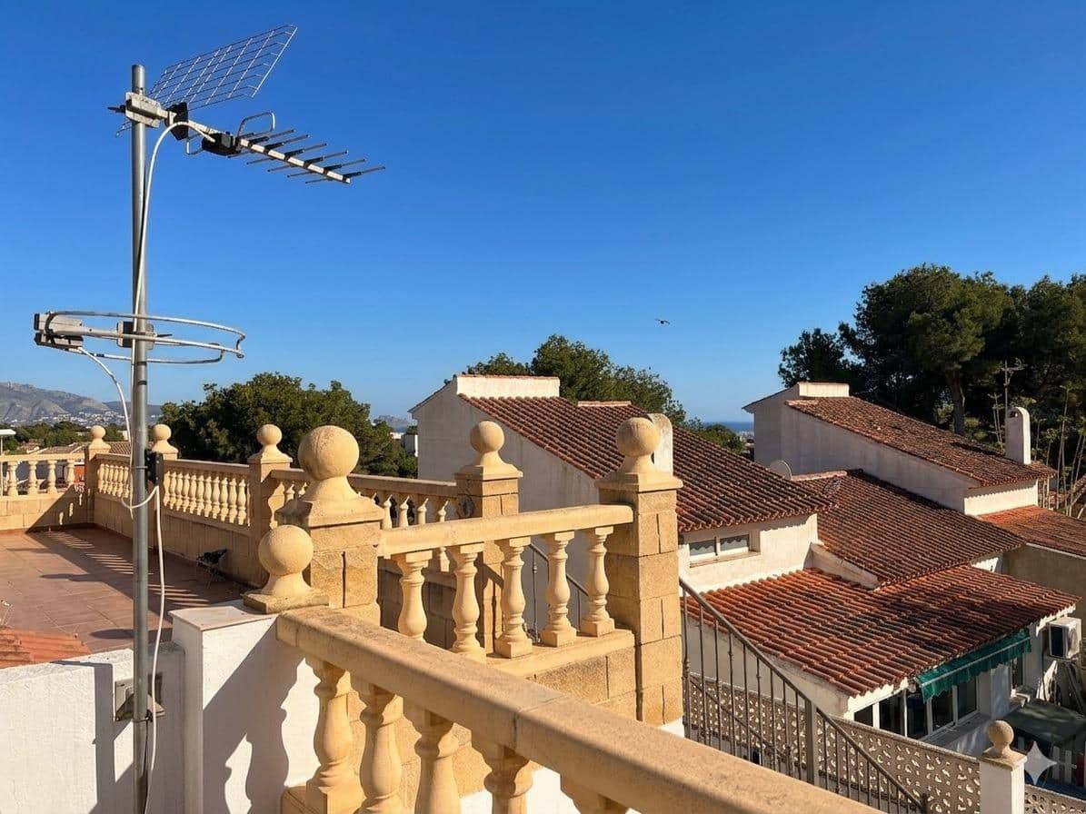 Adosado de 4 habitaciones en La Nucia en venta con piscina - 320.000 € (Ref: 9820542)