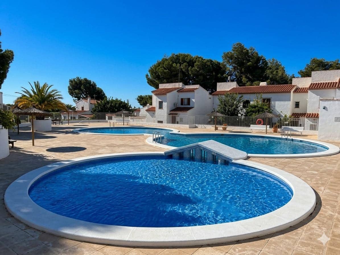 Adosado de 4 habitaciones en La Nucia en venta con piscina - 320.000 € (Ref: 9820542)