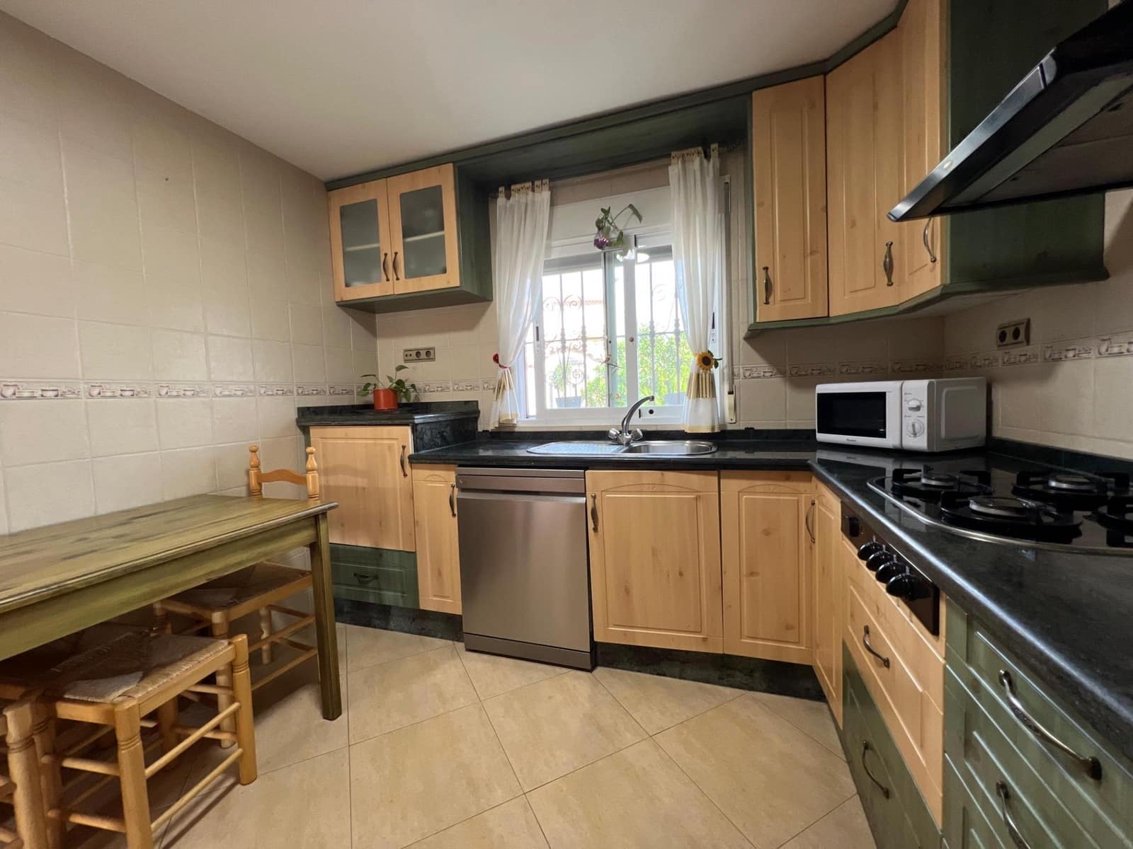 Adosado de 4 habitaciones en La Nucia en venta con piscina - 320.000 € (Ref: 9820542)