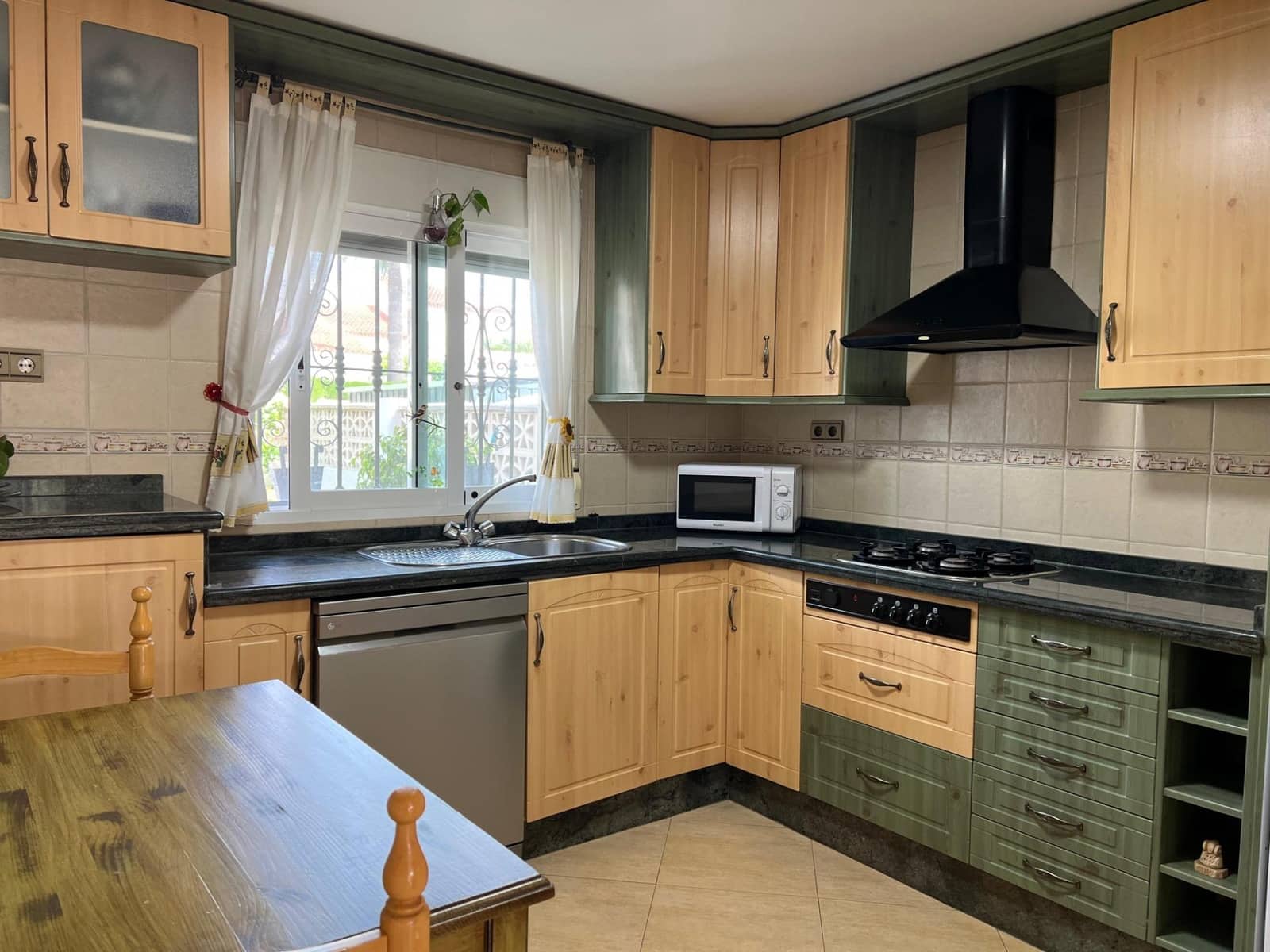 Adosado de 4 habitaciones en La Nucia en venta con piscina - 320.000 € (Ref: 9820542)