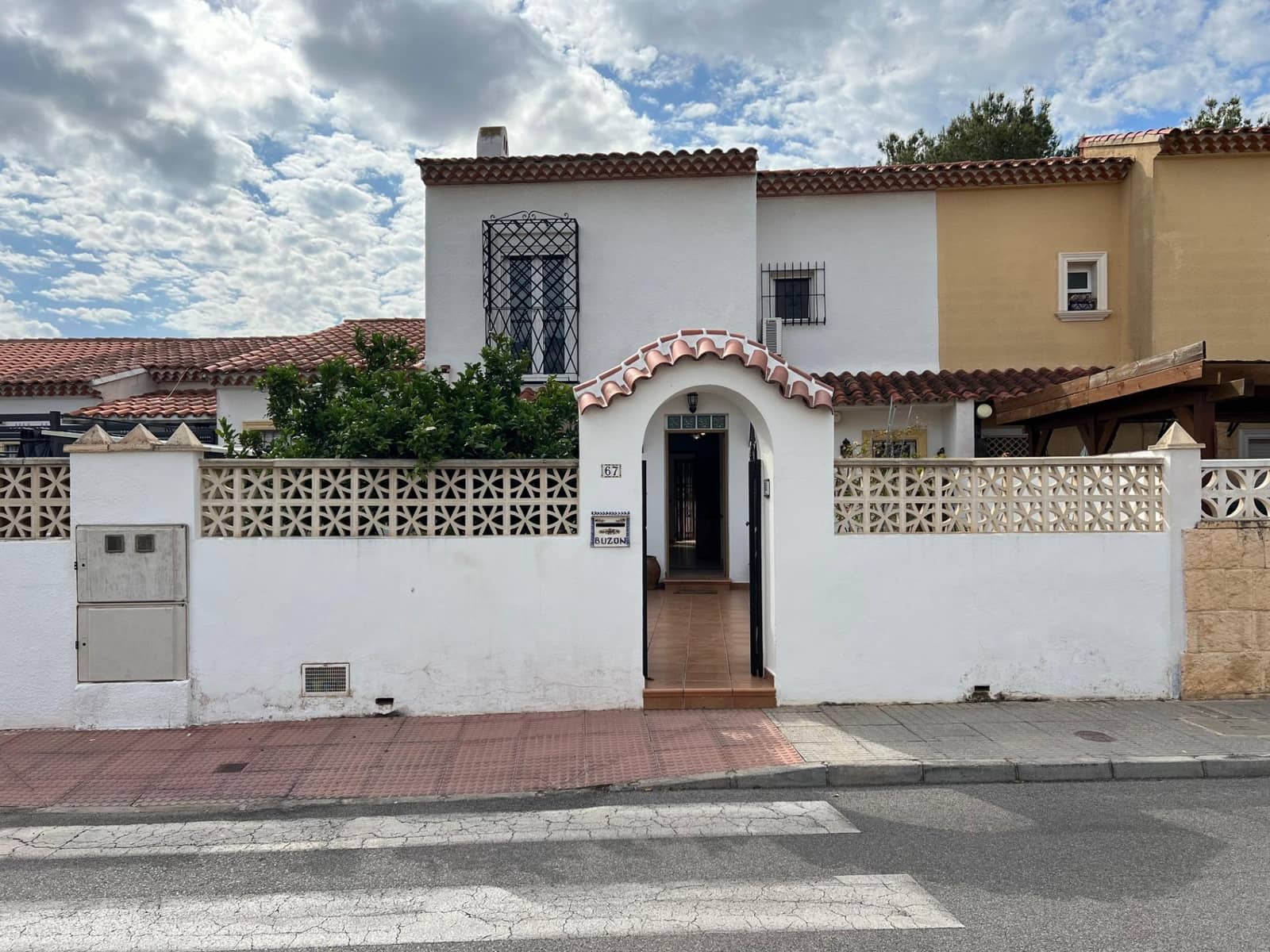 Adosado de 4 habitaciones en La Nucia en venta con piscina - 320.000 € (Ref: 9820542)