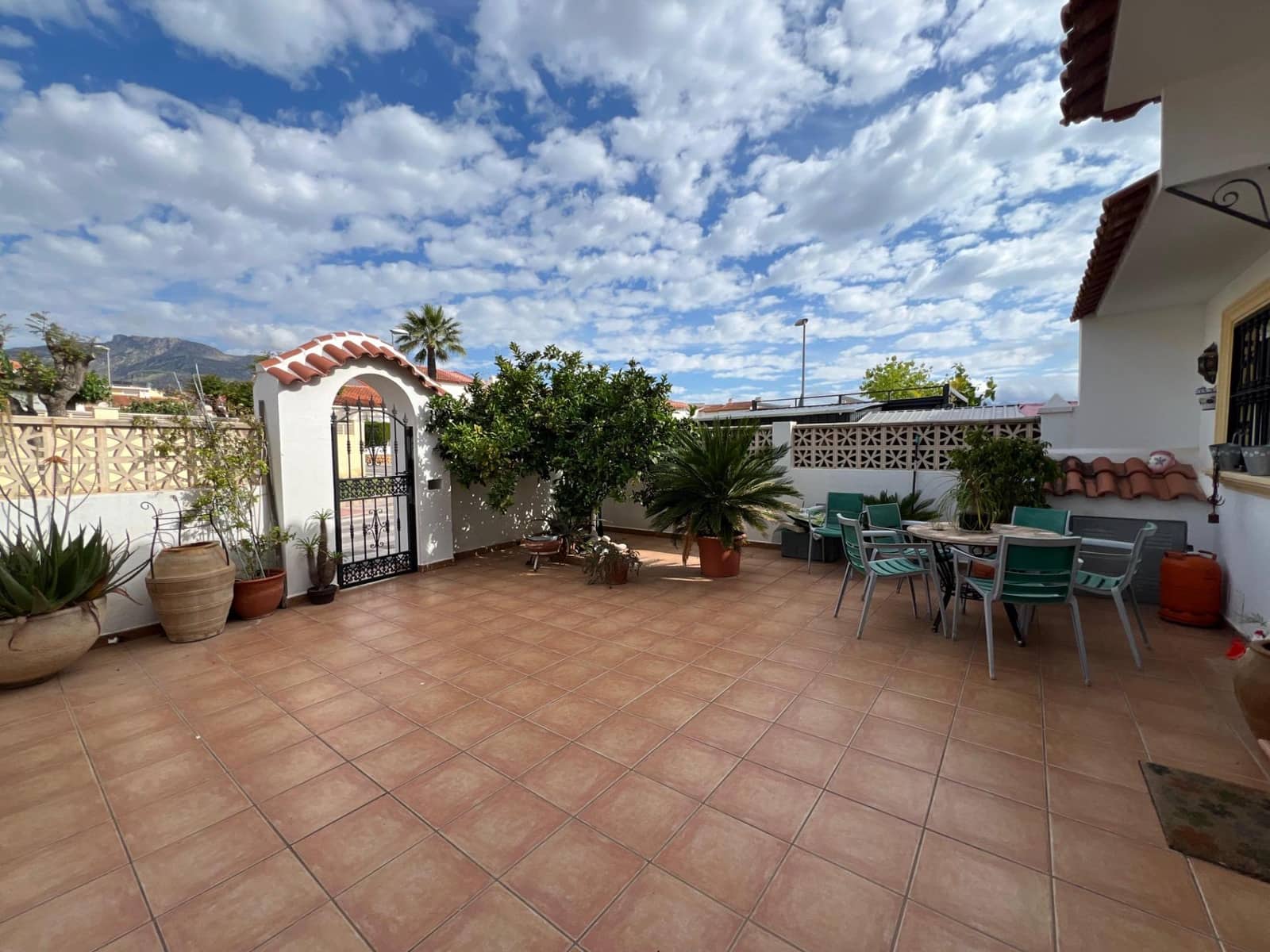 Adosado de 4 habitaciones en La Nucia en venta con piscina - 320.000 € (Ref: 9820542)