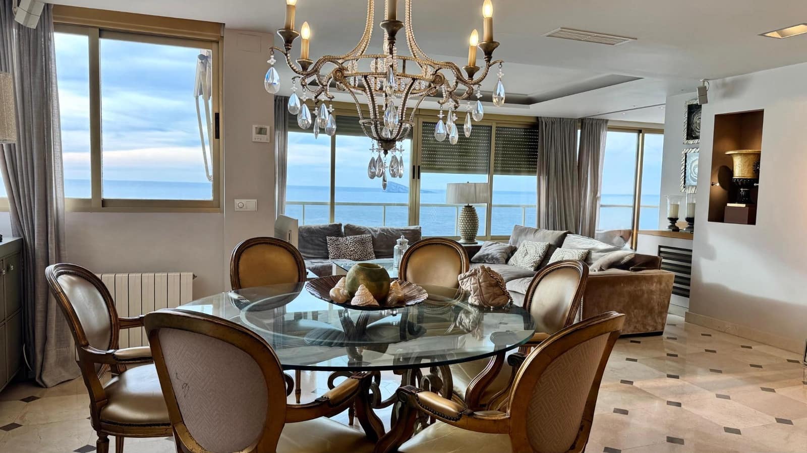 3 Zimmer Wohnung zu verkaufen in Benidorm mit Pool - 889.000 € (Ref: 9836688)