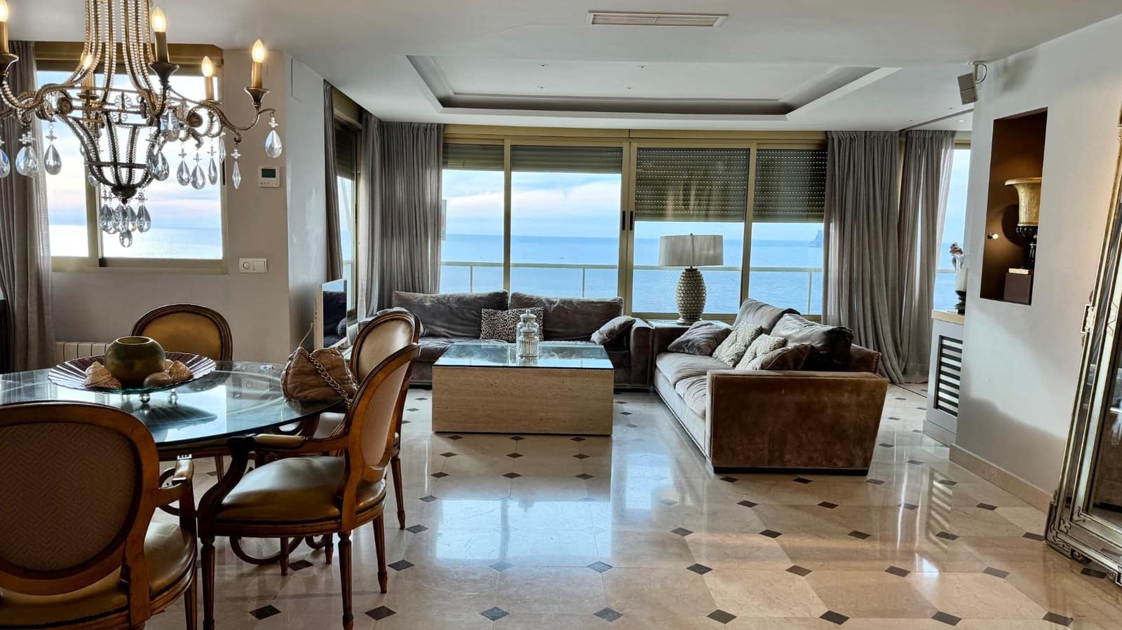 3 Zimmer Wohnung zu verkaufen in Benidorm mit Pool - 889.000 € (Ref: 9836688)