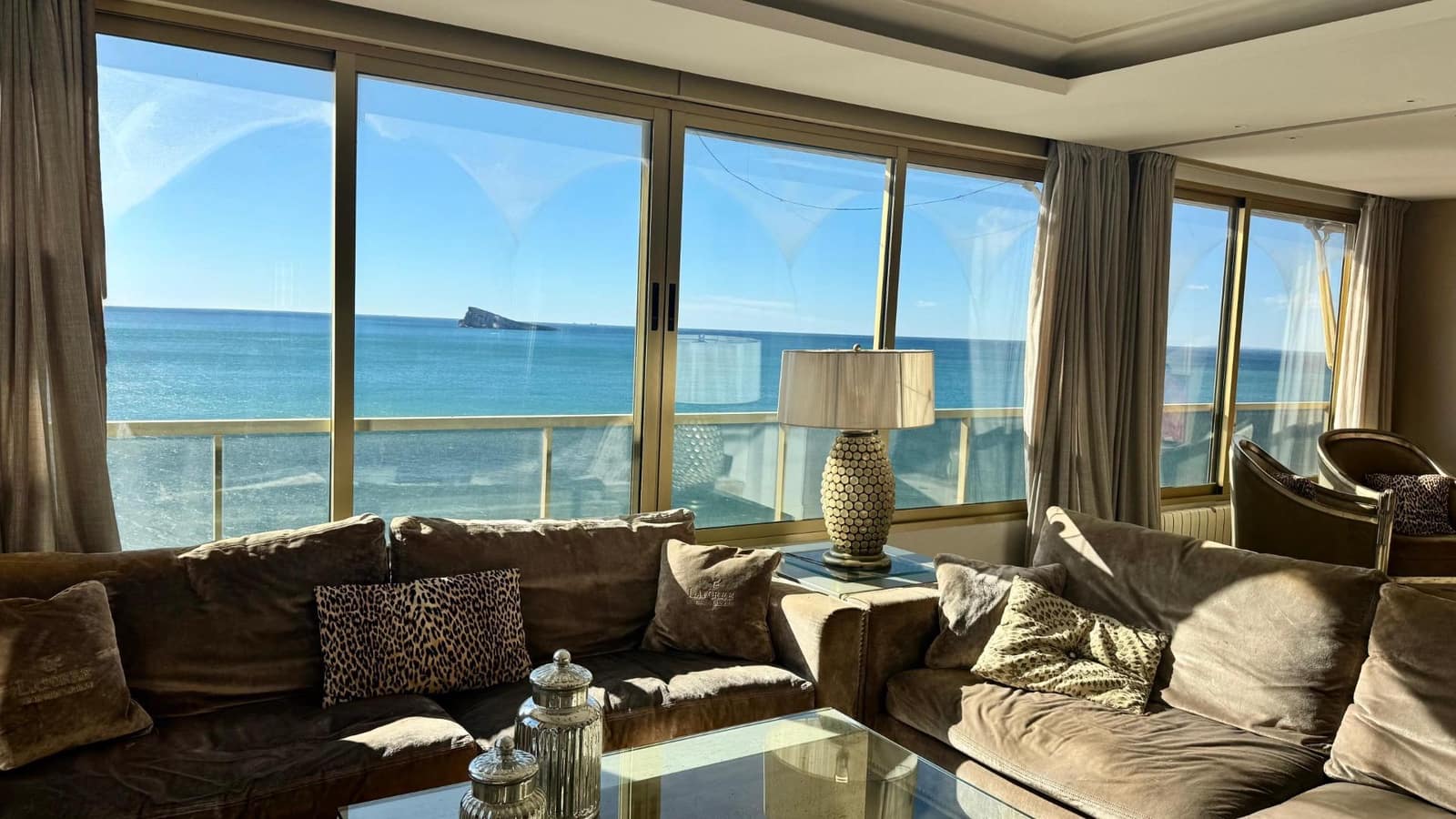 3 Zimmer Wohnung zu verkaufen in Benidorm mit Pool - 889.000 € (Ref: 9836688)