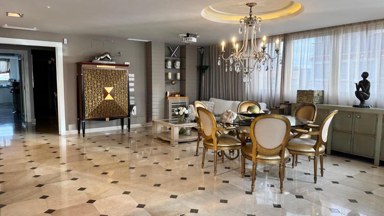 3 Zimmer Wohnung zu verkaufen in Benidorm mit Pool - 889.000 € (Ref: 9836688)