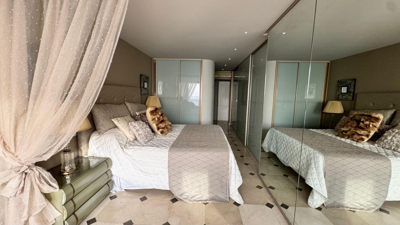 3 Zimmer Wohnung zu verkaufen in Benidorm mit Pool - 889.000 € (Ref: 9836688)