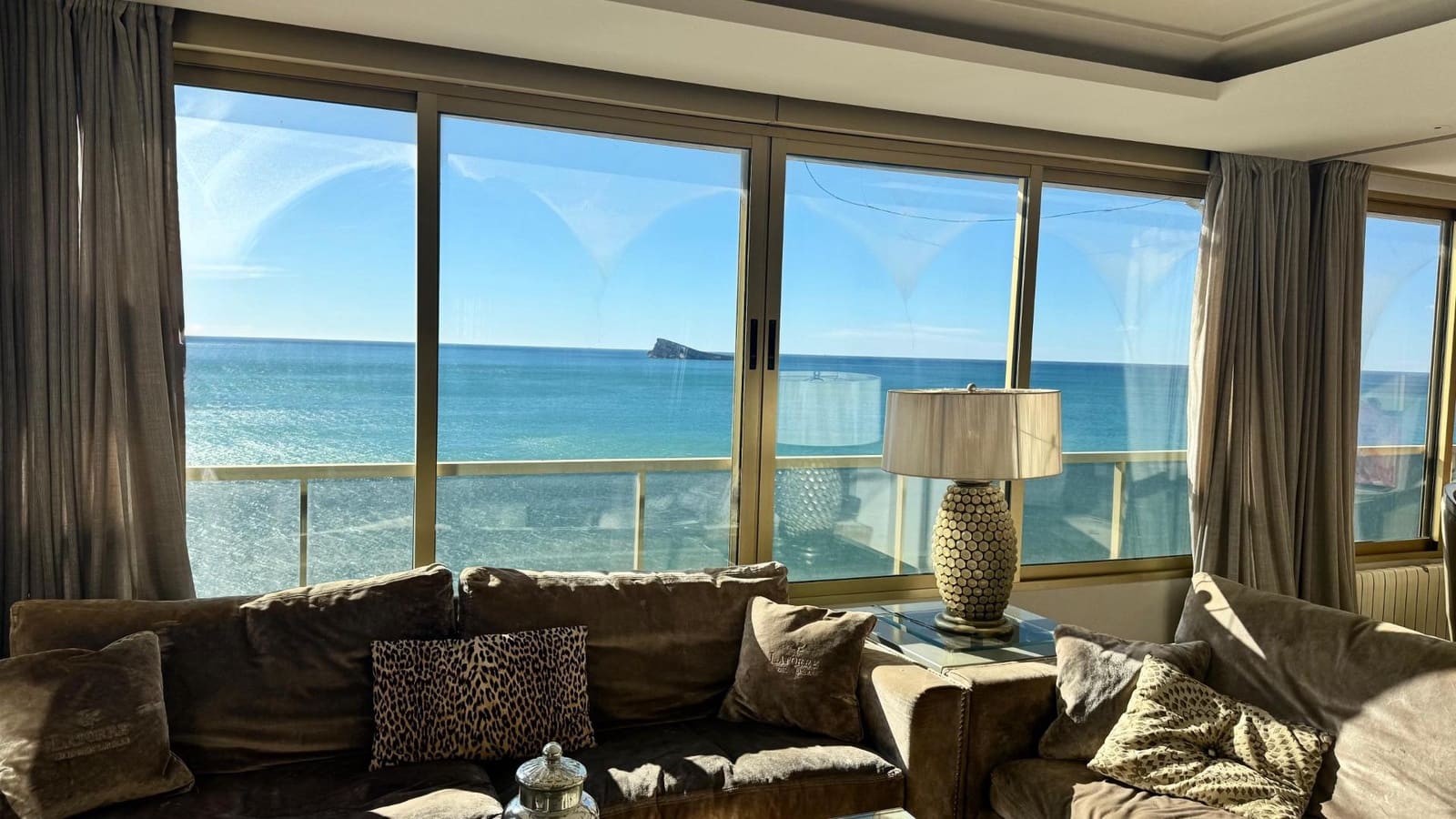 3 Zimmer Wohnung zu verkaufen in Benidorm mit Pool - 889.000 € (Ref: 9836688)