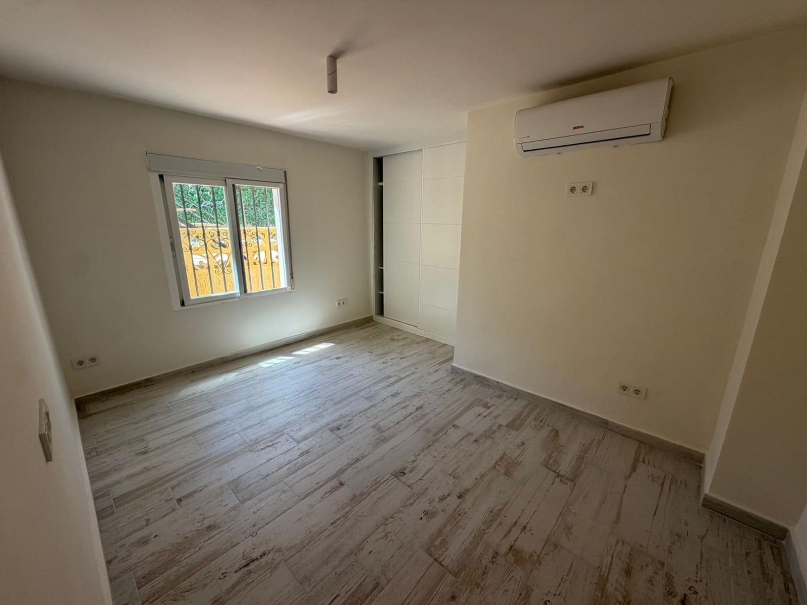 4 soveværelse Villa til leje i Albir med swimmingpool garage - € 3.500 (Ref: 9851794)