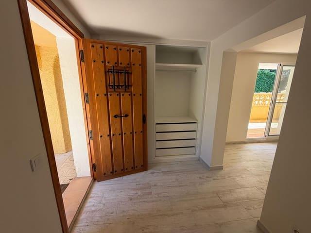 4 soveværelse Villa til leje i Albir, Alfaz del Pi / L'Alfàs del Pi med swimmingpool garage - € 3.500 (Ref: 9851794)