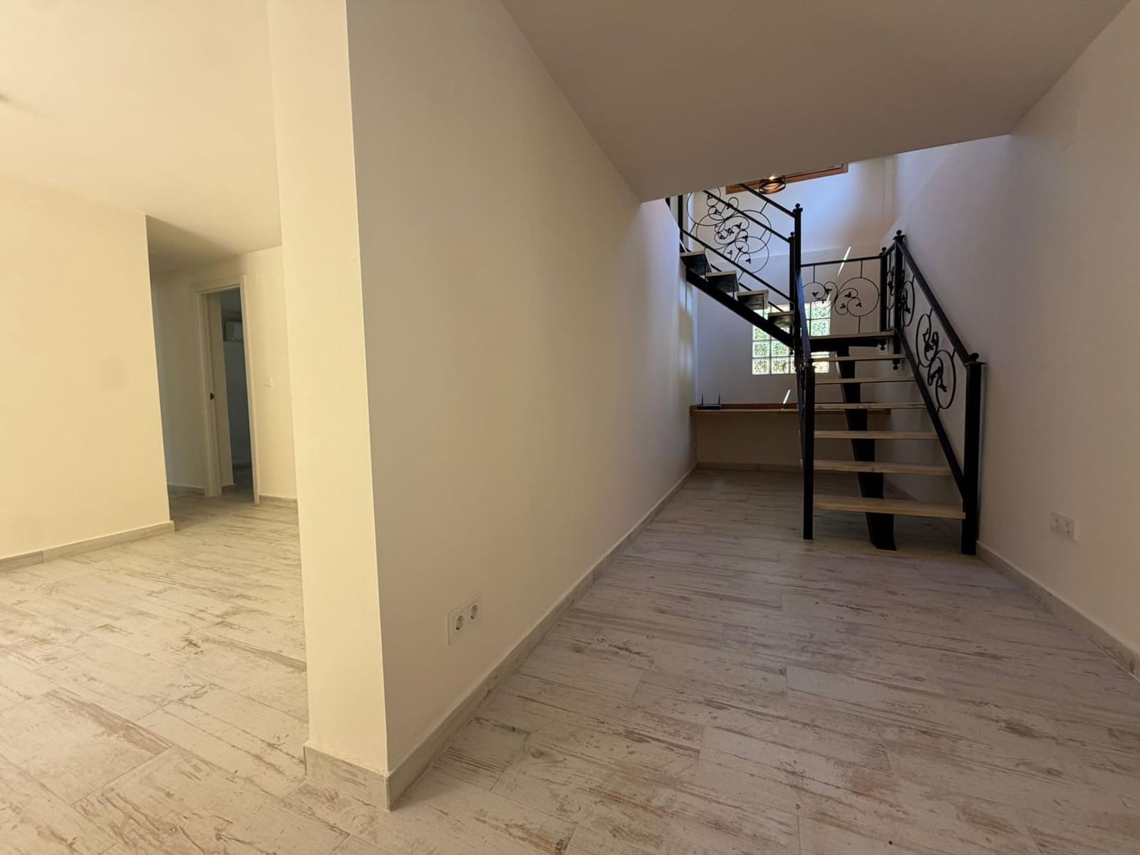 4 soveværelse Villa til leje i Albir med swimmingpool garage - € 3.500 (Ref: 9851794)