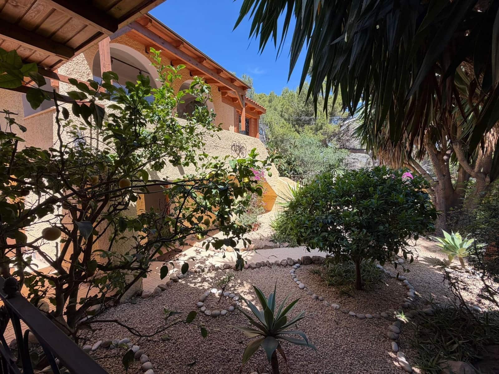 4 bedroom Villa for rent in Albir with pool garage - € 3,500 (Ref: 9851794)
