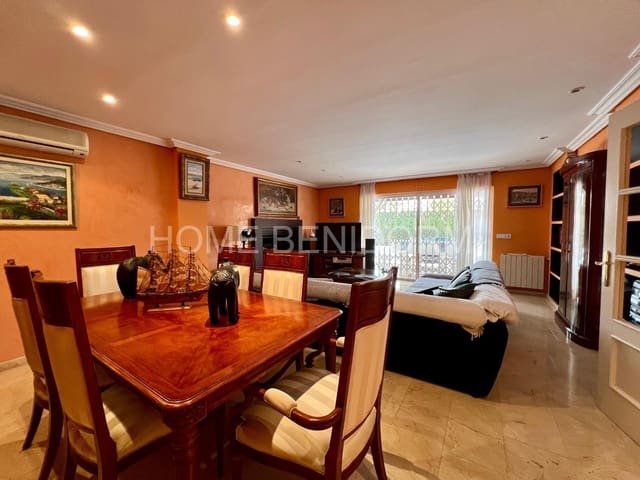 4 Zimmer Villa zu verkaufen in Benidorm mit Pool Garage - 625.000 € (Ref: 9977354)