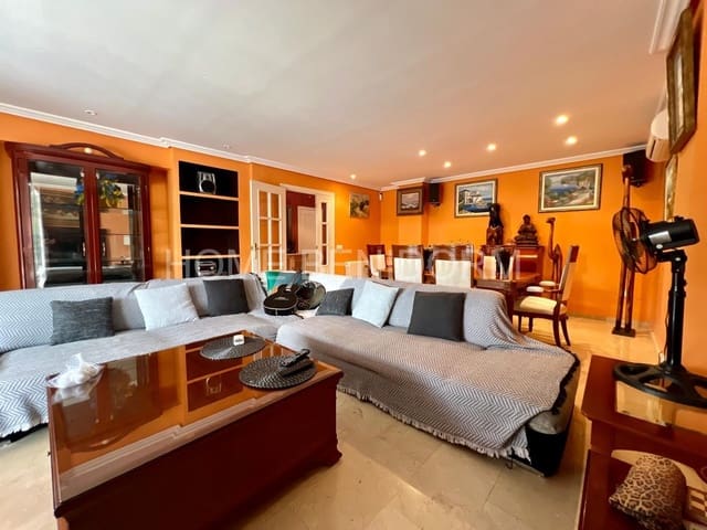 4 Zimmer Villa zu verkaufen in Benidorm mit Pool Garage - 625.000 € (Ref: 9977354)