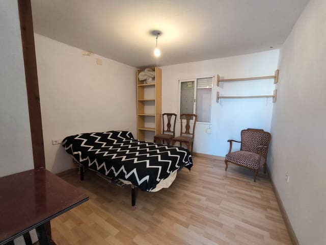 5 soveværelse Byhus til leje i Alcanar - € 625 (Ref: 9360315)