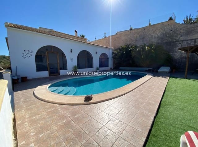 3 soveværelse Villa til salg i Albanchez med swimmingpool garage - € 239.000 (Ref: 9131164)