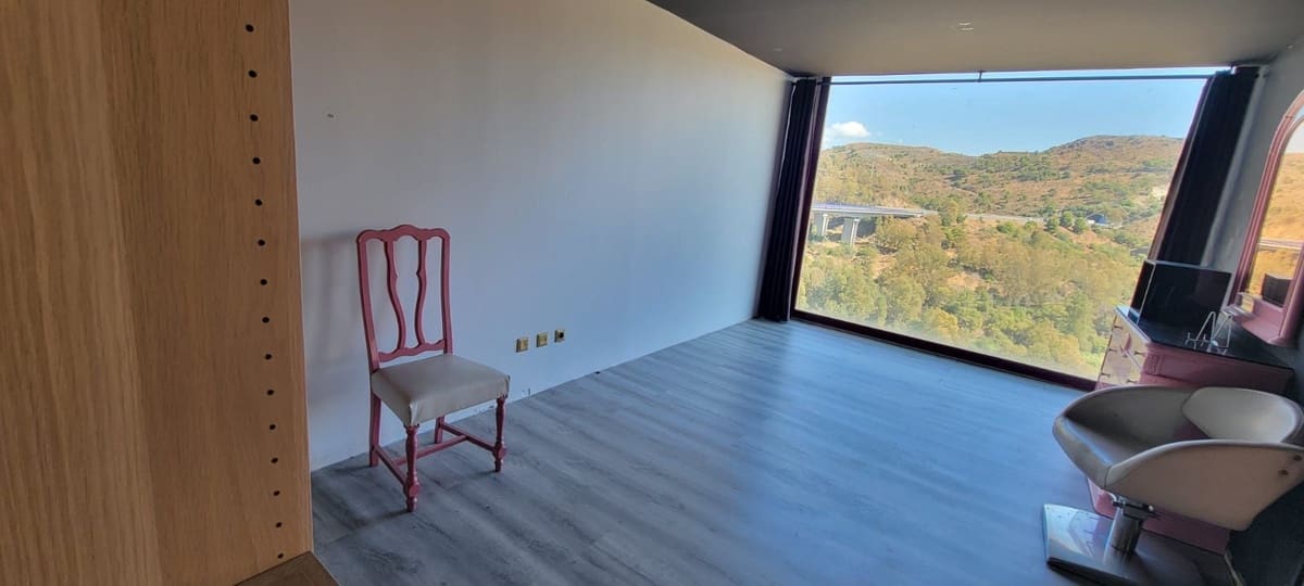 3 soveværelse Penthouse til salg i Benahavis med swimmingpool garage - € 245.000 (Ref: 9267877)